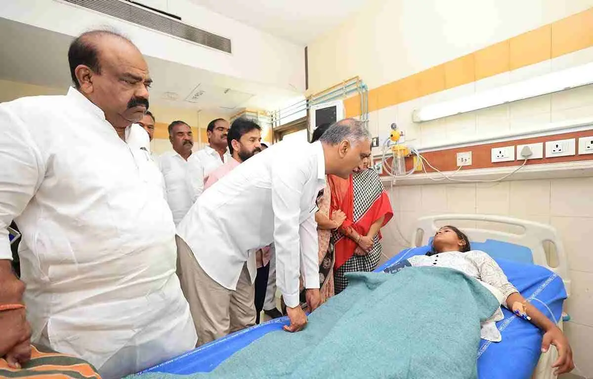 MLA Harish Rao సంక్షేమ పాఠశాలలను సంక్షోభ పాఠశాలలుగా మార్చారు