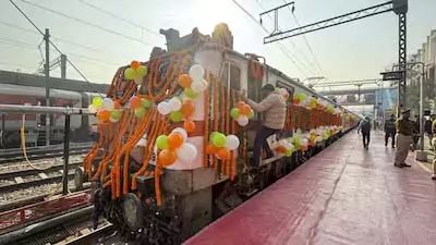 Pravasi Bharatiya Express | ఎన్ఆర్ఐల కోసం అందుబాటులోకి ప్రత్యేక రైలు..