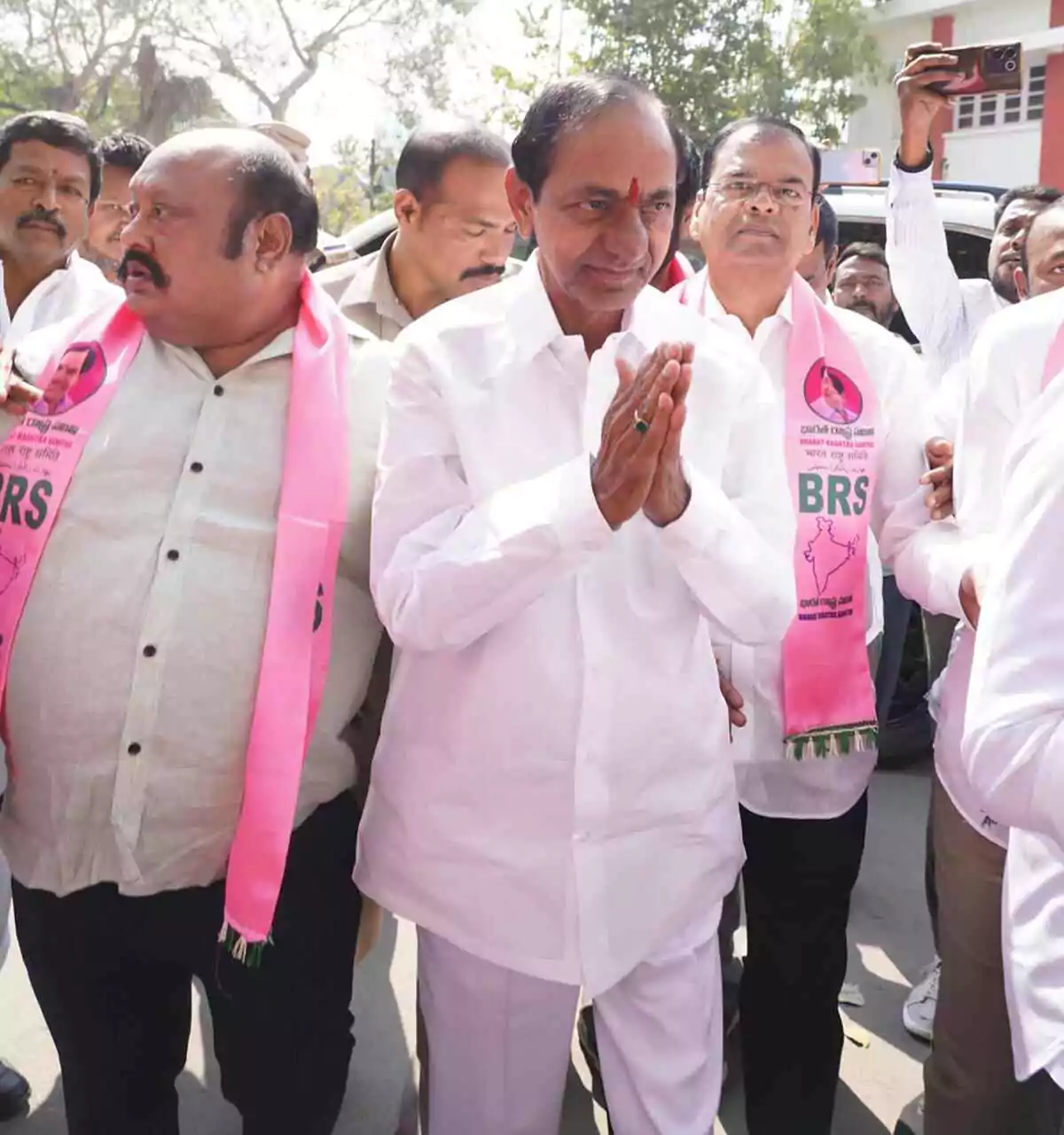 KCR | అసెంబ్లీకి చేరుకున్న గులాబీ దళపతి