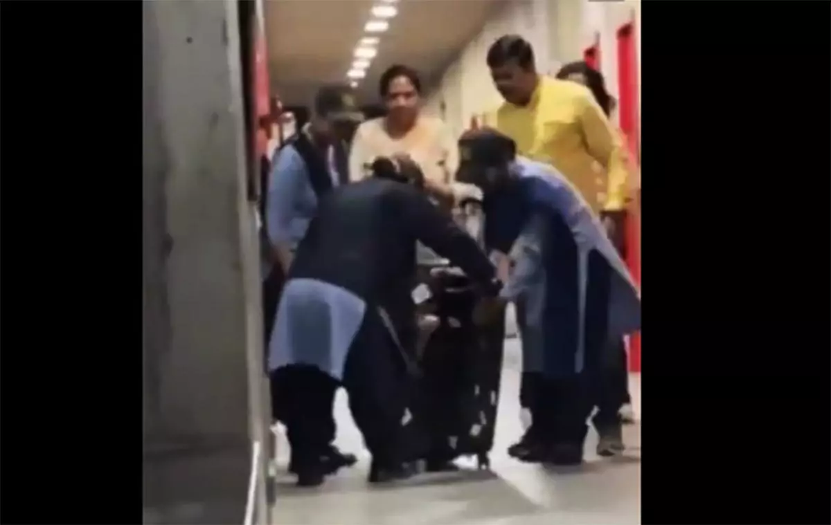 Lovers Privacy | ప్రైవసీ ప్రేమపక్షుల పెద్ద ప్లాన్.. తెలిస్తే షాకవ్వాల్సిందే..