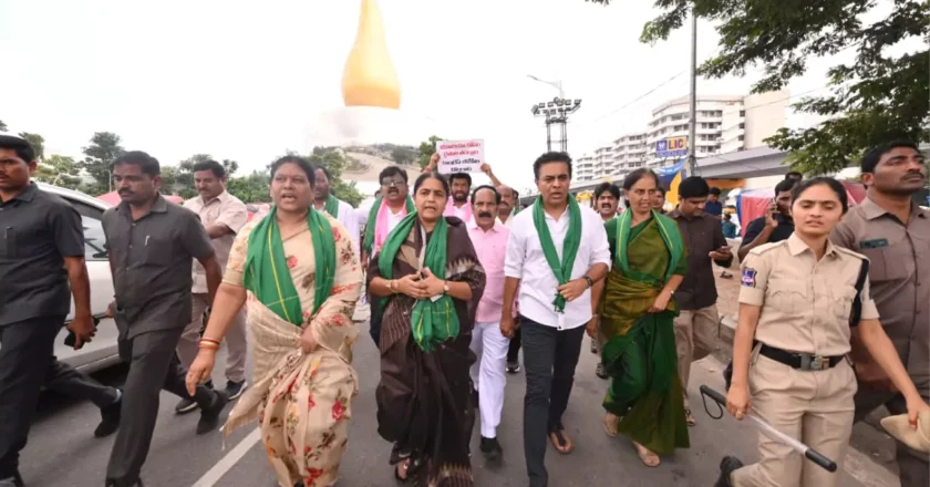 Fertilizer Crisis : రైతుల సమస్యలపై స‌ర్కారు నిర్ల‌క్ష్యం : కేటీఆర్