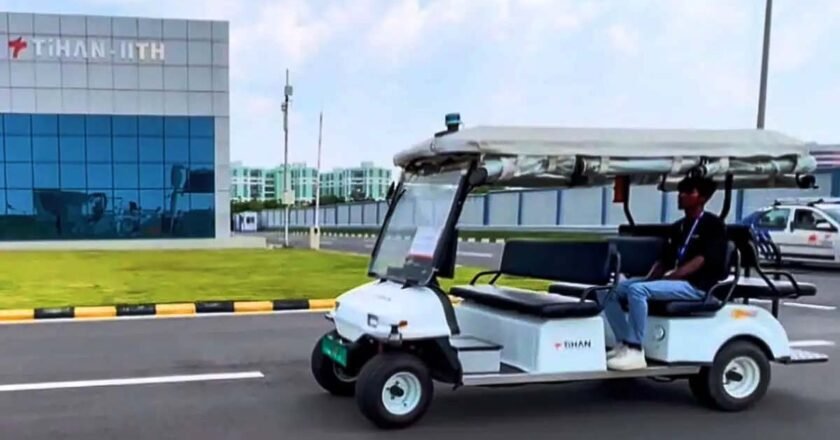 IIT Hyderabad | హైదరాబాద్లో డ్రైవర్ లేకుండానే నడిచే బస్సు.. ఎలా పనిచేస్తుందంటే..