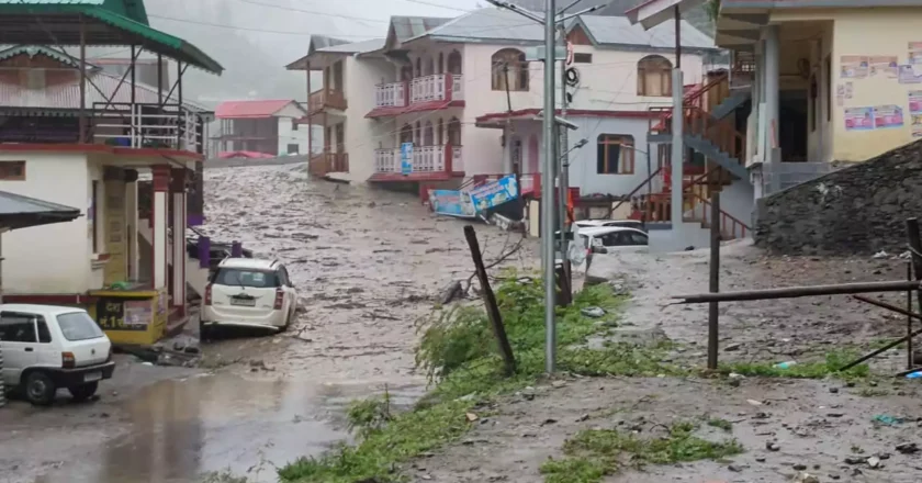 Uttarkashi | వరద బీభత్సం.. – ఐదుగురు మృతి.. 10 మంది జవాన్లు గల్లంతు..?