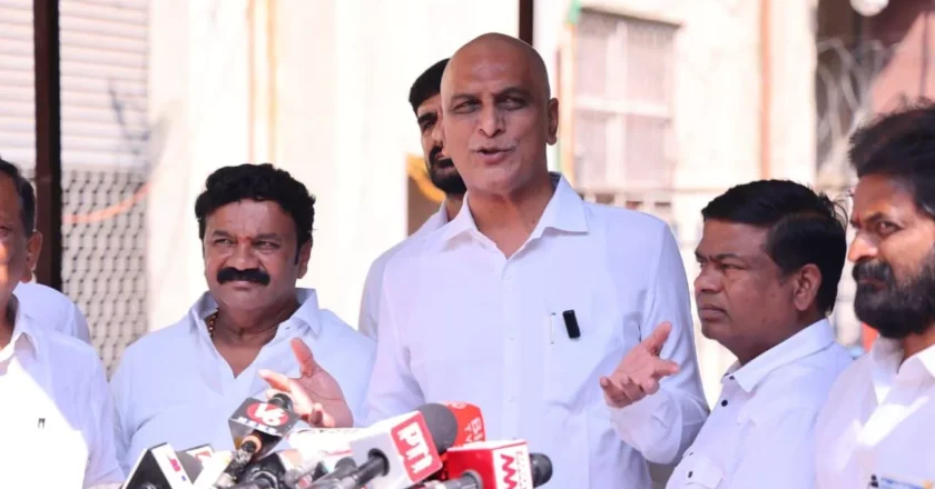 ఎన్నిక‌ల‌ అధికారులపై బీఆర్ఎస్ ఆగ్రహం – హరీష్ రావు నేతృత్వంలో ఫిర్యాదు – Jubilee Hills Byelection