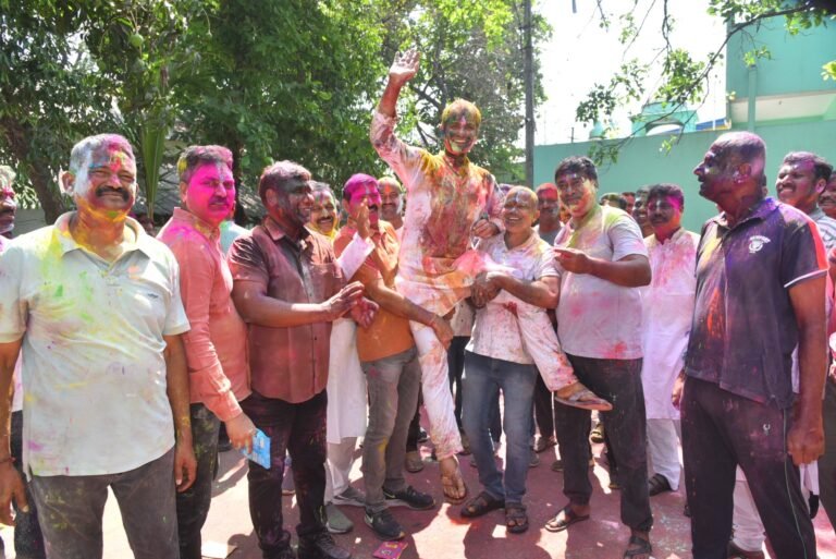 వరంగల్‌ కమిషనరేట్ లో హోలీ సంబరాలు