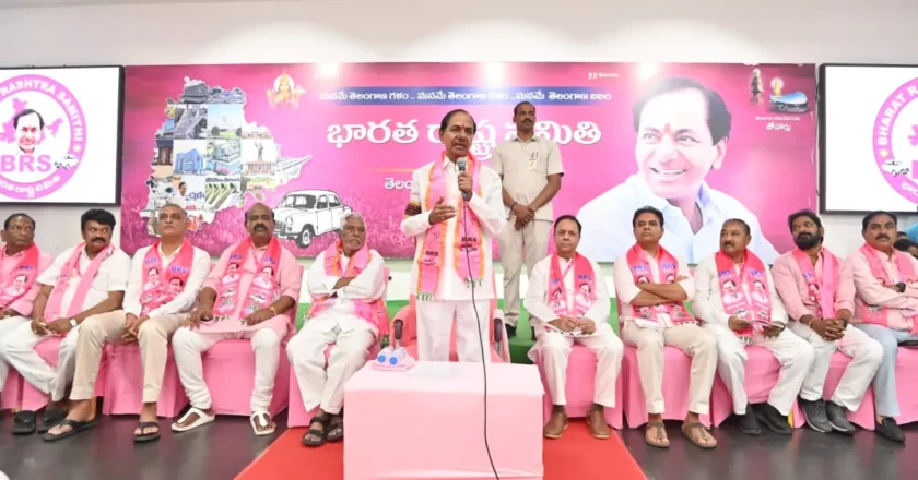 రేవంత్ రెడ్డికి ‘ఐడెంటిటీ క్రైసిస్’..  కేటీఆర్ సంచలన ప్రెస్ మీట్!