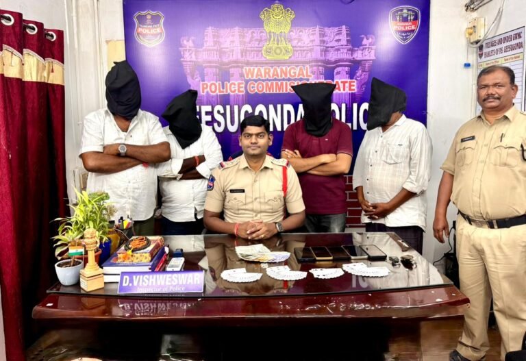 పేకాట శిబిరంపై పోలీసుల దాడి: నలుగురి అరెస్ట్