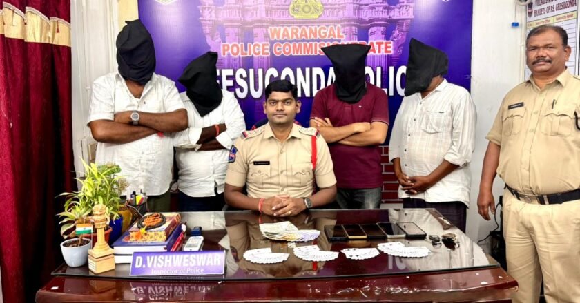 పేకాట శిబిరంపై పోలీసుల దాడి: నలుగురి అరెస్ట్