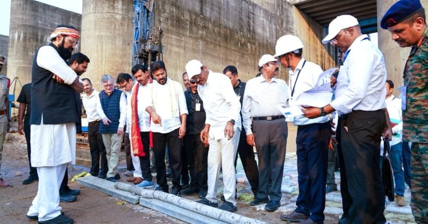 మేడిగడ్డ పునరుద్ధరణే లక్ష్యం: క్షేత్రస్థాయిలో సీఎం రేవంత్ రెడ్డి పరిశీలన