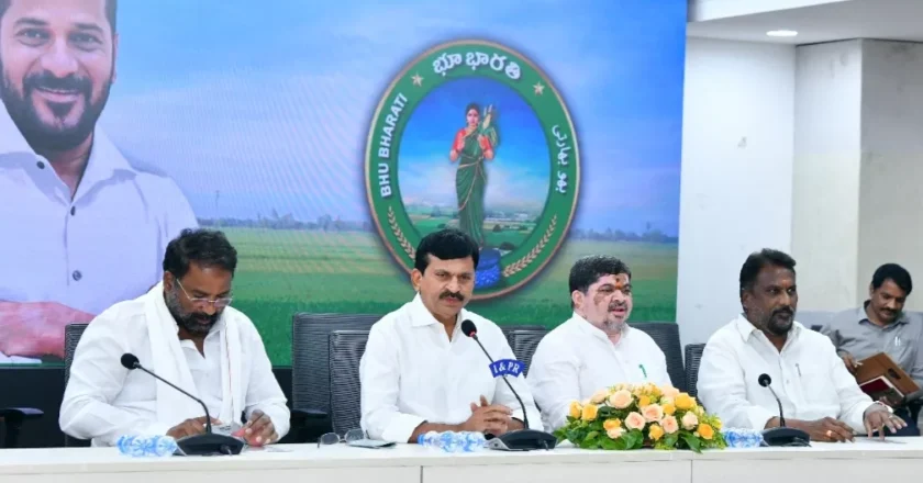 తెలంగాణలో భూముల ధరల పెంపునకు కేబినెట్ గ్రీన్ సిగ్నల్: విద్యుత్ అక్రమాలపై సీబీఐ విచారణ!