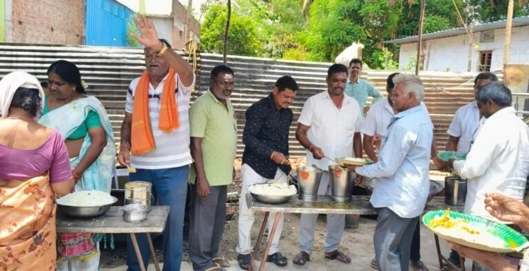​ఫోర్ట్ రోడ్ బొడ్రాయి సన్నిధానంలో ఘనంగా మహా అన్నదానం