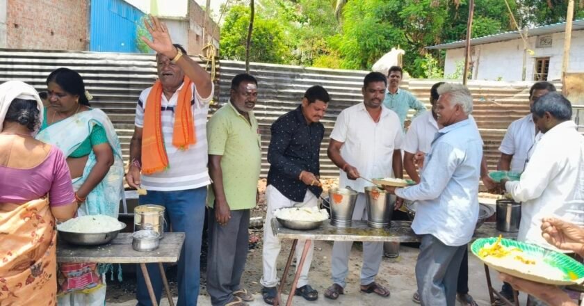 ​ఫోర్ట్ రోడ్ బొడ్రాయి సన్నిధానంలో ఘనంగా మహా అన్నదానం
